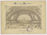 Au pied de la tour eiffel exposition universelle paris 1889