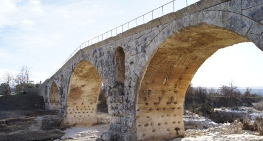 Le Pont Julien (2)