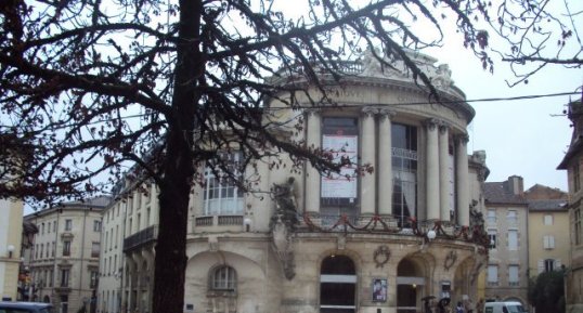 Thêatre Ducourneau - Place de la mairie
